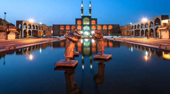 اجاره ون برای سفر به یزد | شهر بادگیرهای بلند