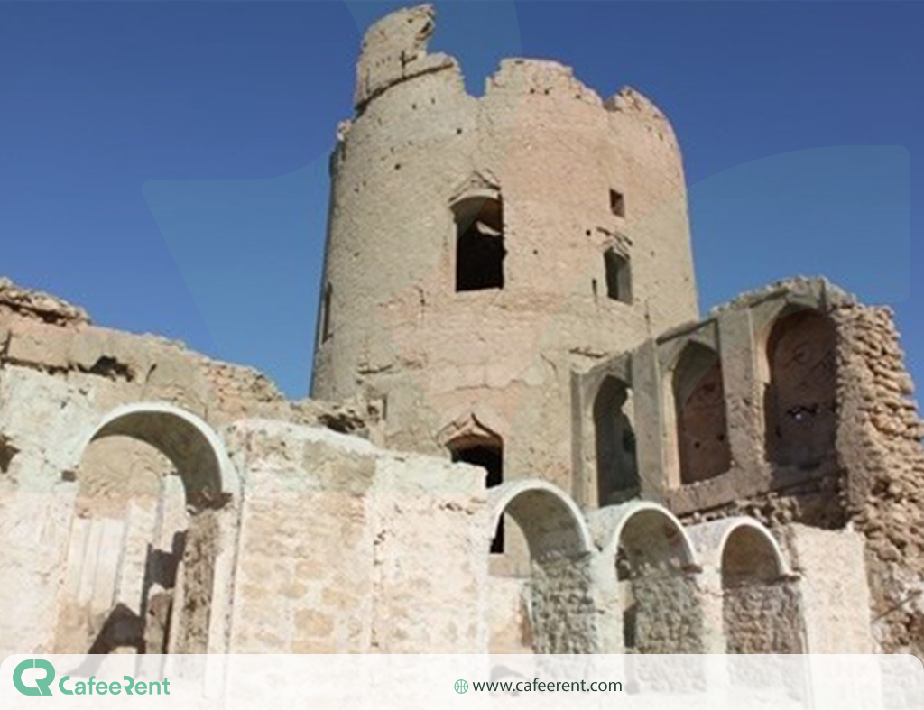 نمای بیرون از مسجد جامع بردستان